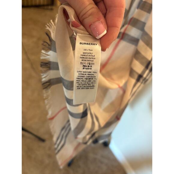 Burberry Women's Beige Check Gauze Wool Silk Wraparound Scarf Authentic MSRP$499 - Picture 4 of 7